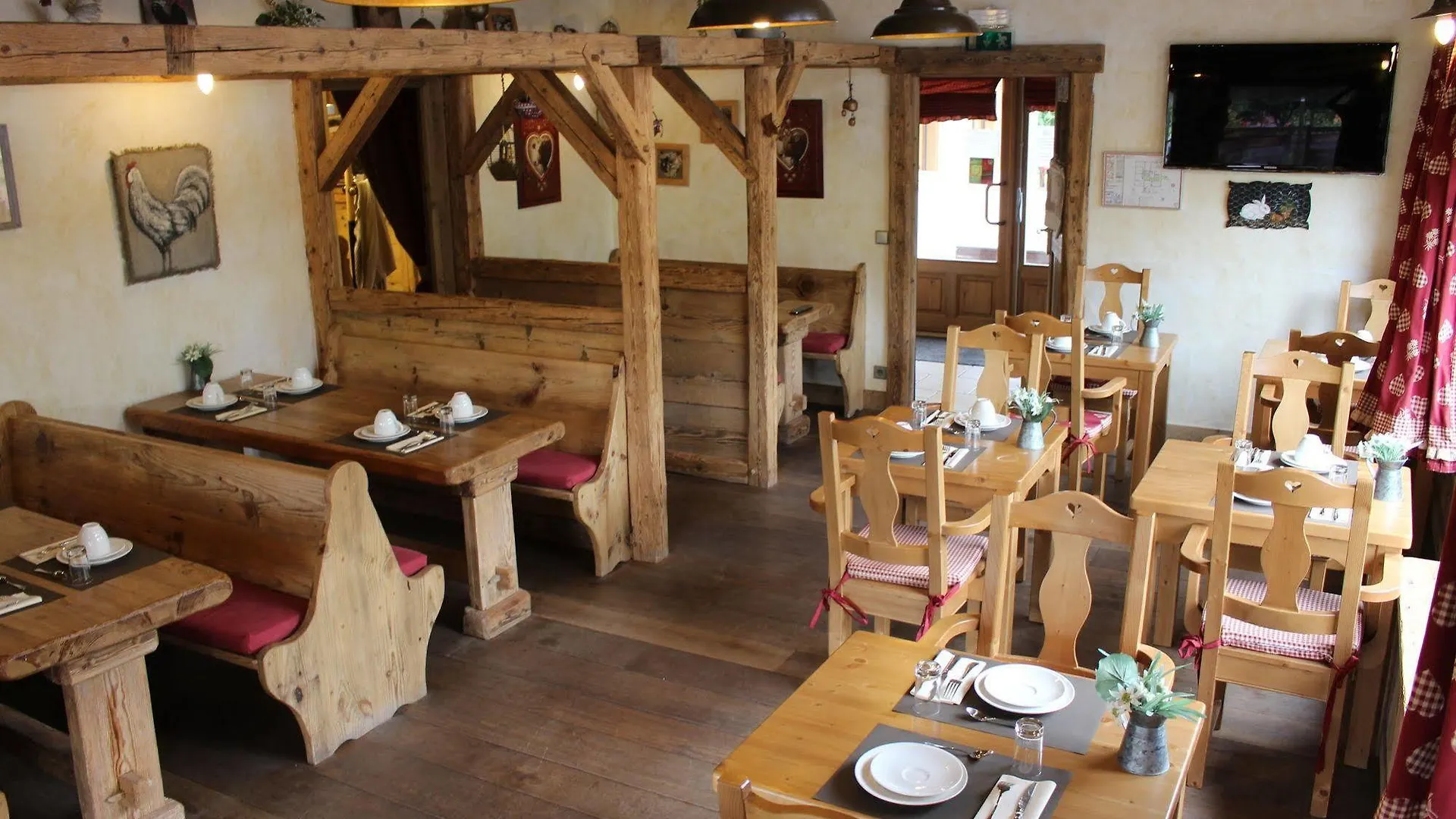 La Ferme Du Lac Thyez Hotel